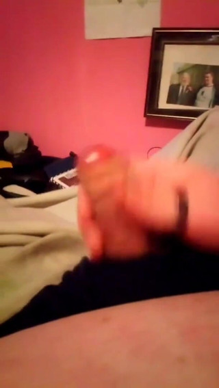 Cock vids and only cock vids.: Baculatý chlap honí svého malého ptáka kompilaci