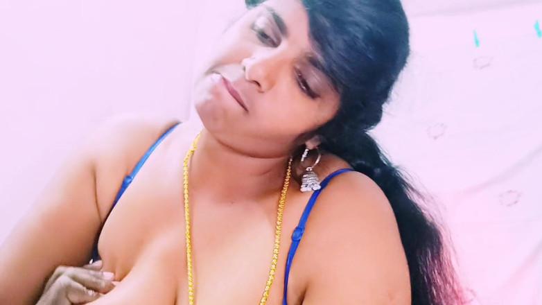 Telugu honey lips: Krásná žena v domácnosti lízání kundičky Telugské špinavé řeči.