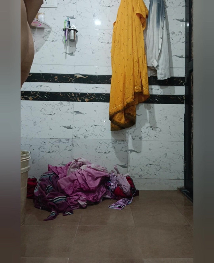Priyahot77: Priya Bhabi Pusssy in Side Finger Hot Video