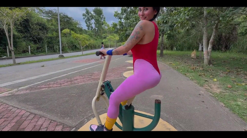 Jenifer Play: Anal Sex with a Gym Trainer