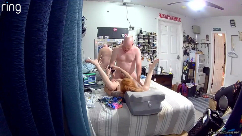 Zoey Portland: ゾーイ・ポートランドがリングで大きなチンコを取っているところがバレる