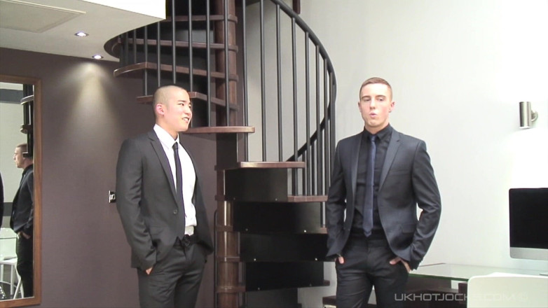 UK Hot Jocks: Șeful.ii Bonus Bts