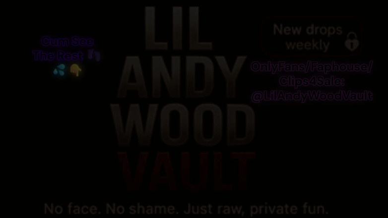 LilAndyWoodDoAnything: 그 딜도는 너무 두껍다... 창녀처럼 신음하는 벤치에서 오줌 싸기