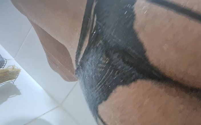 Luluzinha hot sex: Tapette sous la douche