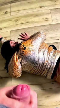 Golden Glossy Downjacket POV. Deepthroat, šukání do obličeje a dvojité stříkání na moji bundu