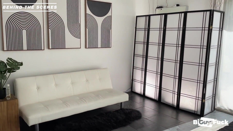 Bi Guys Fuck: 19letá Brianna sleduje, jak se chlapi líbají a chicholí!