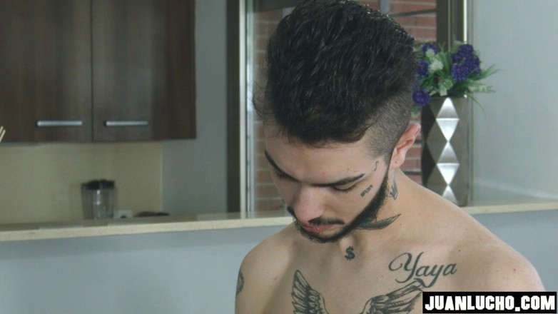 Juan Lucho: Gay teen scopa miLF spagnola