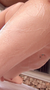 Chatte nuru mouillée baveuse