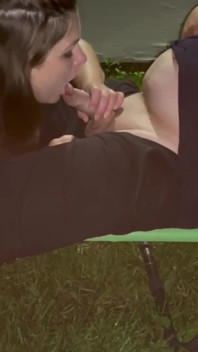 luca è riposata in giardino ma lexi non riesce a restare le mani e la bocca del suo cazzo