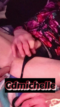Cdmichelle V Šatech Si Hraje Kolem
