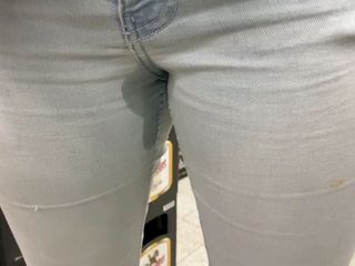 RedDevil: Đi tiểu trong quần jean trong cửa hàng