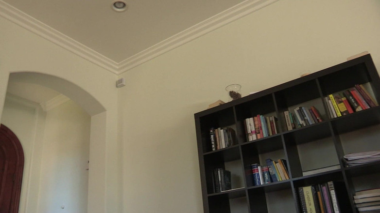 Hand Lotion Studios: Une ado aux lèvres de chatte sans poilue parfaites aime...