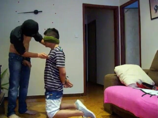 Robyn 3Some: De rookie hard vangen