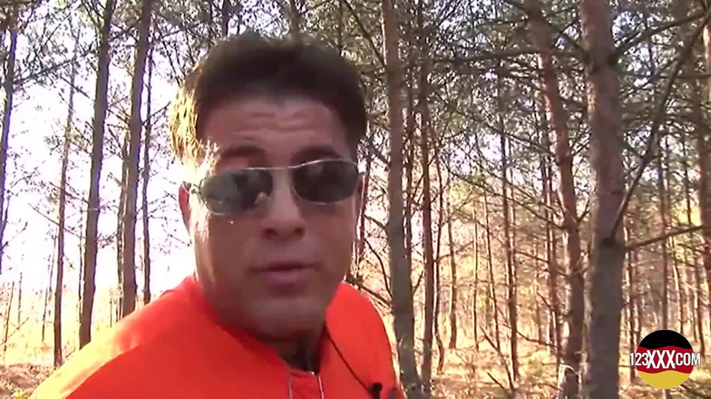 123XXX - Fucked Amateurs in Germany!: Çekici esmer parkta sikiliyor