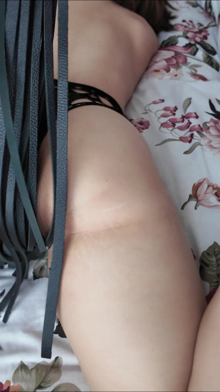 xKeryB: Mă Uit La Porno Cu Sora Vitregă Și O Fut Tare -...