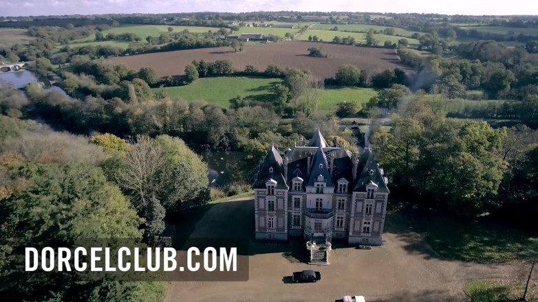 Dorcel Club: Heißer dreier mit 2 wunderschönen schätzchen