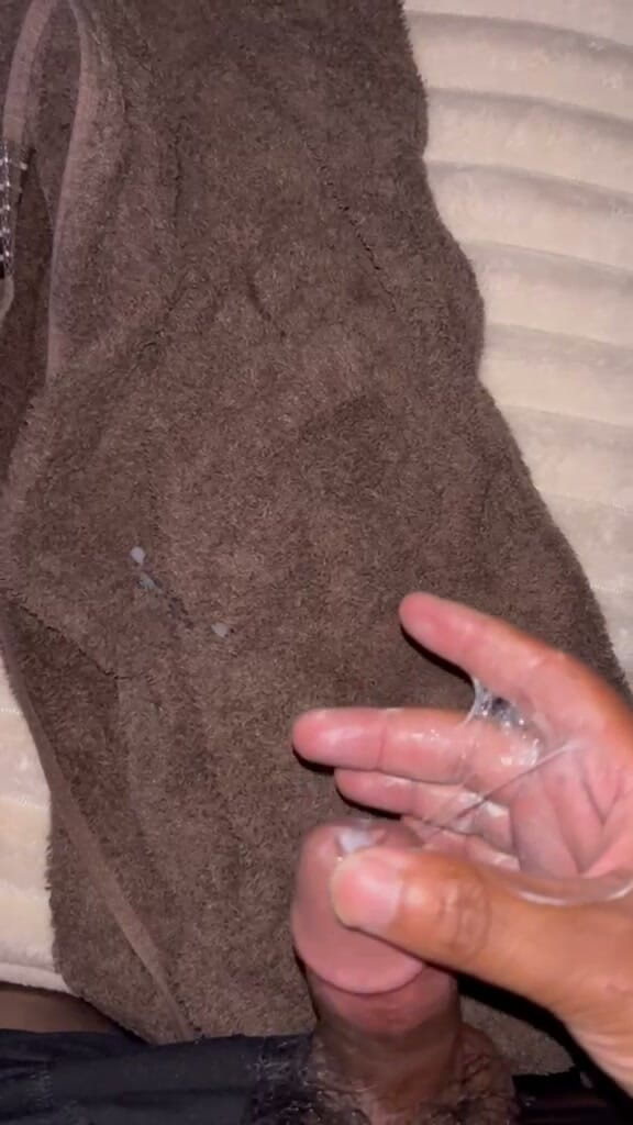 Riley James: Jerking off