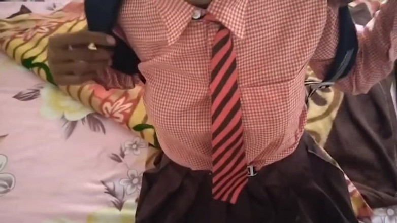 Hotshivani: Indian Desi School Girl Come to Oyo Hotel and Fucking...