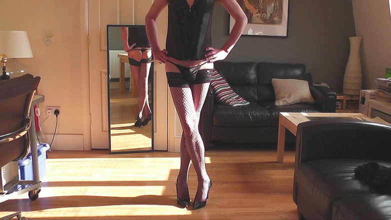 Heymickey30: Чорні корсетні підбори та ажурні мережі