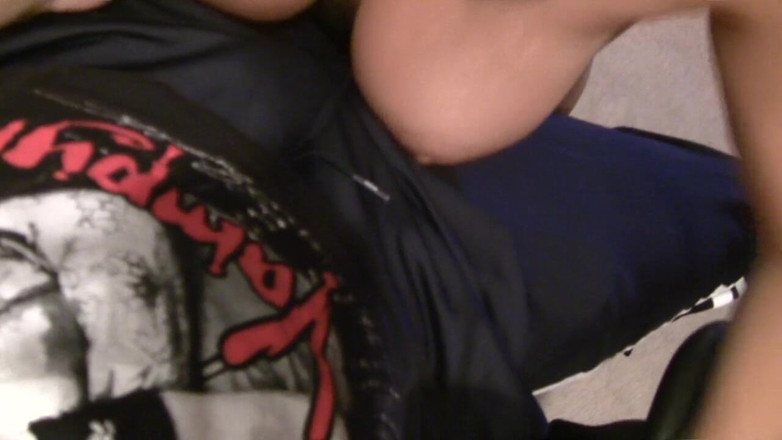 Solo Dream Babes: Solo Dream Babes: Pancutan mani pada Tetek Lindsey