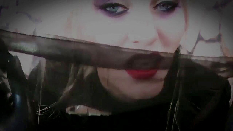 Goddess Celine: Combien êtes-vous prêt à compenser votre liberté ?