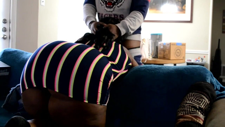 Exclusive Dirty Diana: Grossa bunda preta chupando pau