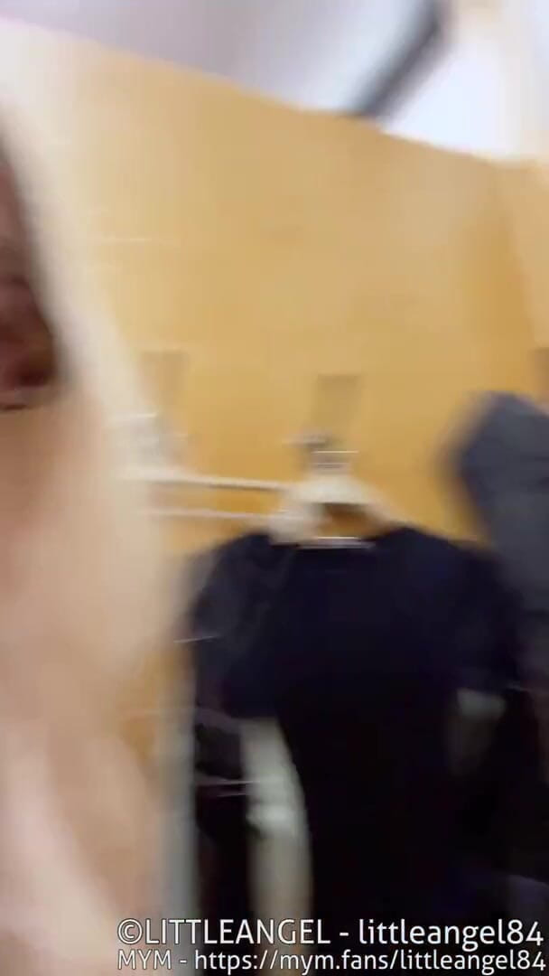 LittleAngel84: dresingroom aautdor