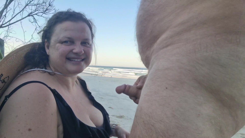 WeAreFukBunnies: Exhibitionist Beach Fuck