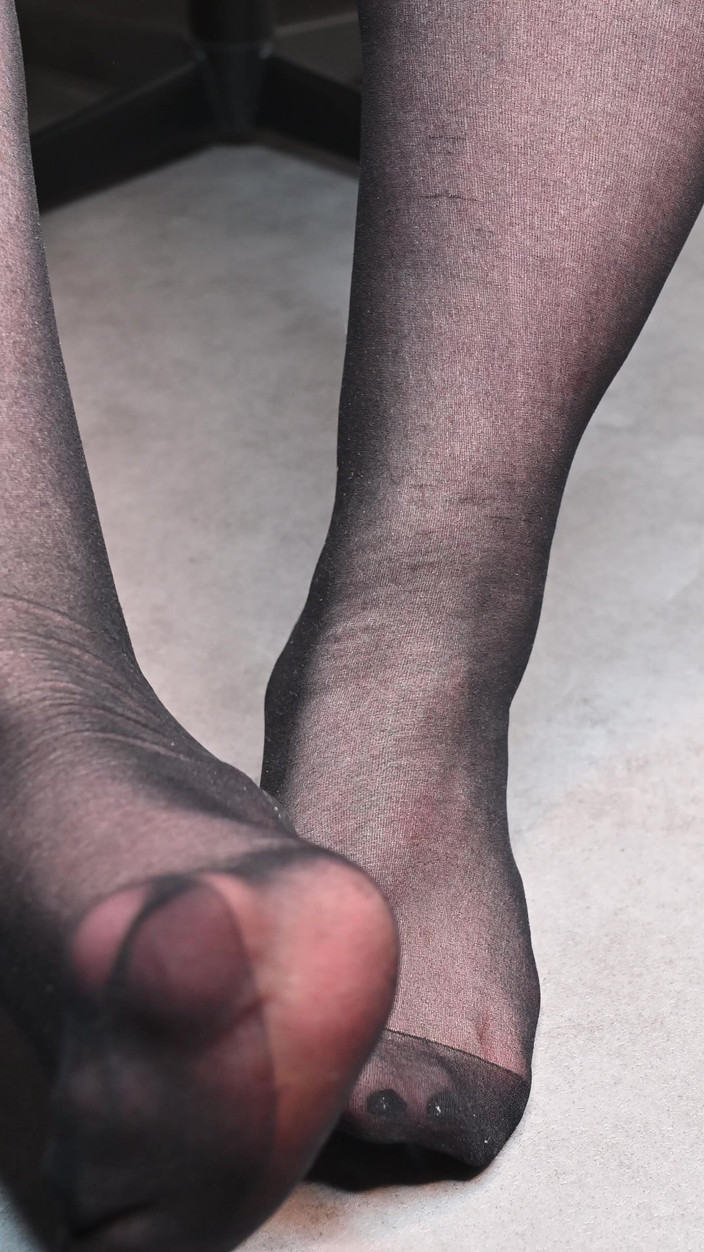 Sexyskyfeet: Asmr Pieds En Nylon Qui Frottent Extrêmement Relaxant Et Excitant...