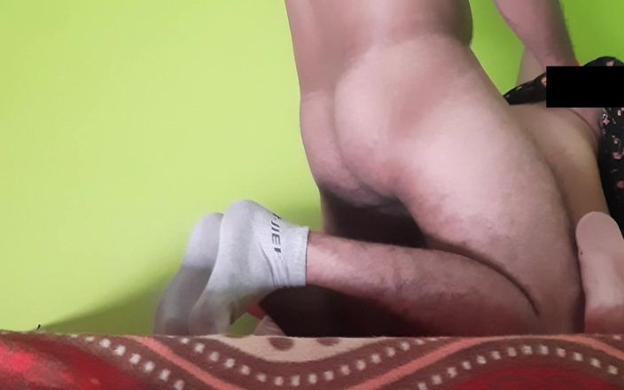 Chulbuli Bhabhi: Arkadaşının amına prezervatif koyduktan sonra