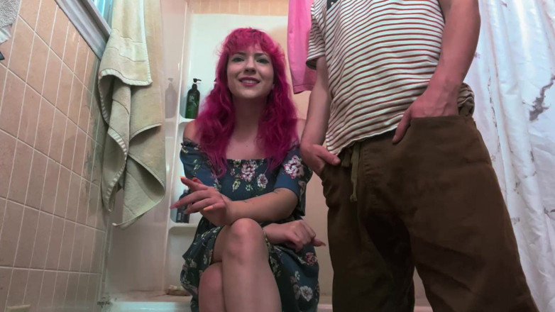 lilredvelvettt: Pula mare se pișă pe tine