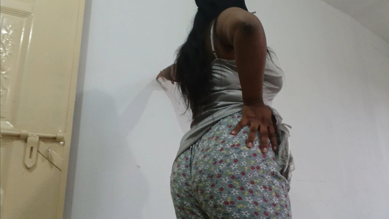 Skakoi: 德西女孩房间单人表演 hoti