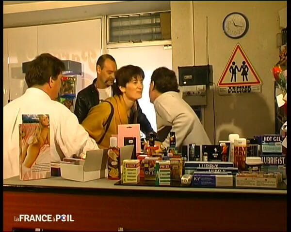 French Gonzo: Carole, mama vitregă a unei familii falsă pe ascuns de...