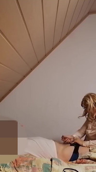 Loira gordinha queria cavalgar meu pau novamente de manhã, sem tirar os sapatos, ela sentou em mim