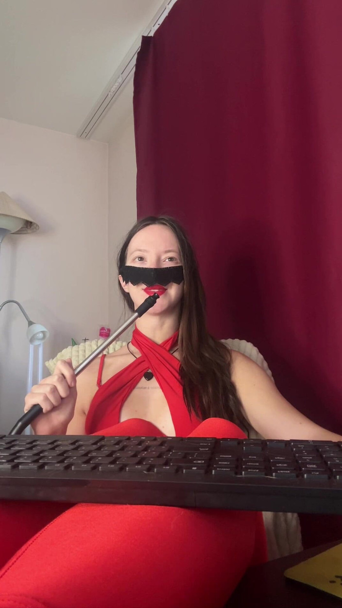 Skinny_lady69: Ti farò diventare la mia cagna