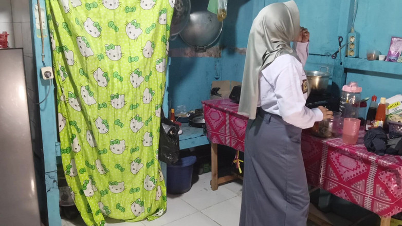 Rania: 대학에 가려고 하는 의붓여동생