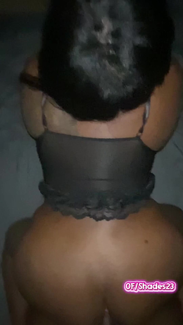 23shades: Îmi întind gaura strâmtă de cur, negresă