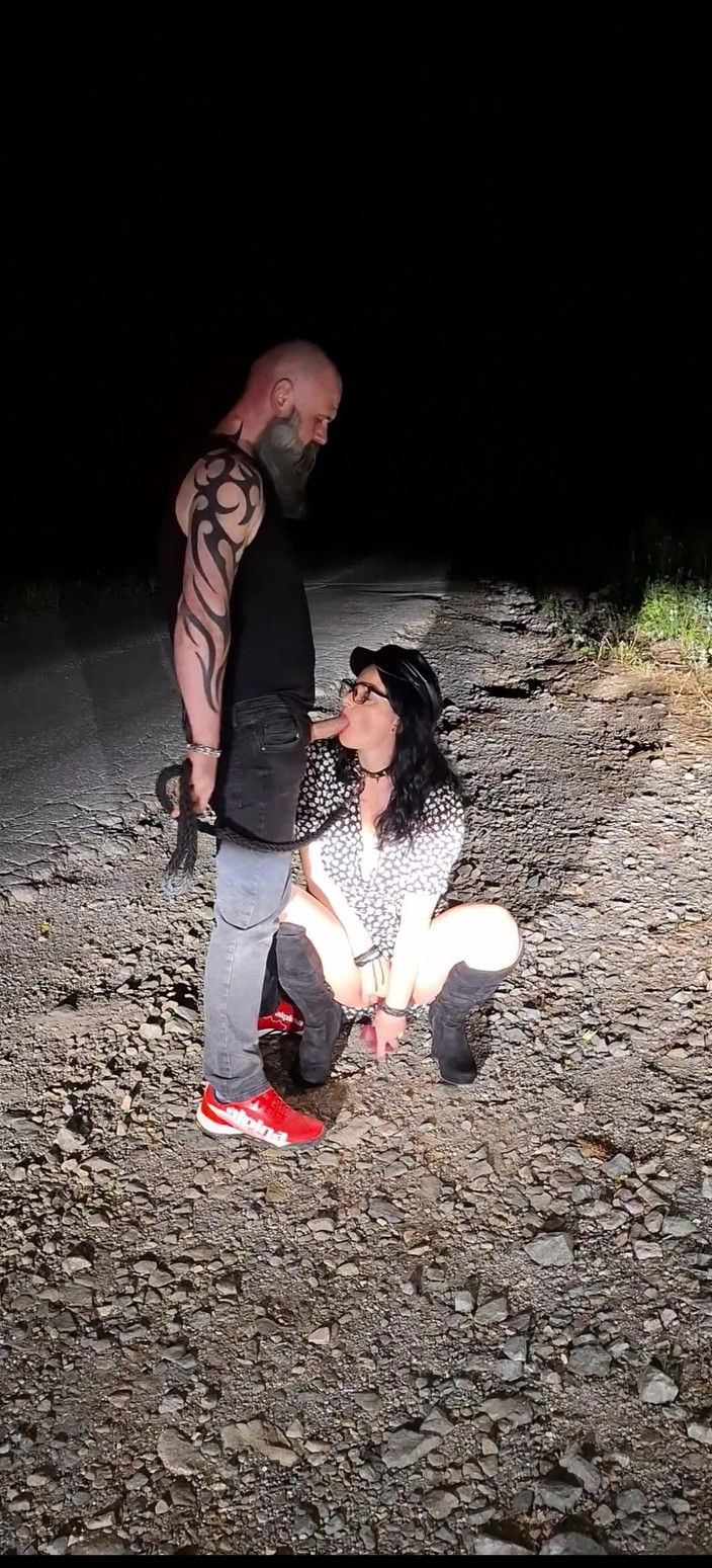 Toilet Mommy: Suja prostituta avó me faz gozar na boca dela