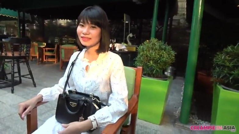 Creampie In Asia: 그녀는 곡선, 거유와 아름다운 엉덩이, 섹스는 질싸와 맨백