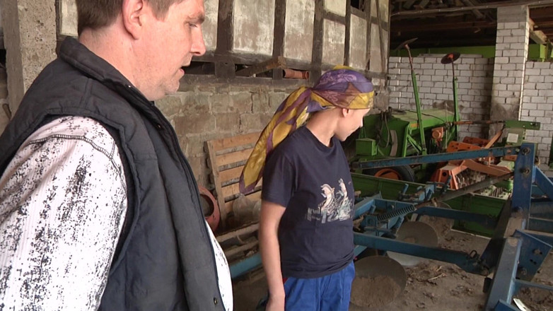 King Of Amateur: The Farm of the Perverse Peasant Women