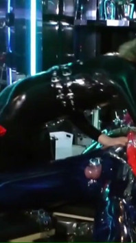 Lady Lilith - Presa por 2 semanas em xxs steelworxx - dispositivo de castidade