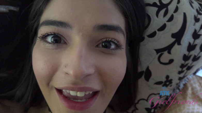 ATK Fans (Girlfriends): varchual vekeshan - larkiyan apne chehre par dheron viry leti hain -...