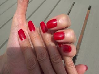 Lady Victoria Valente: Red fingernails are so pretty - long natural nails!