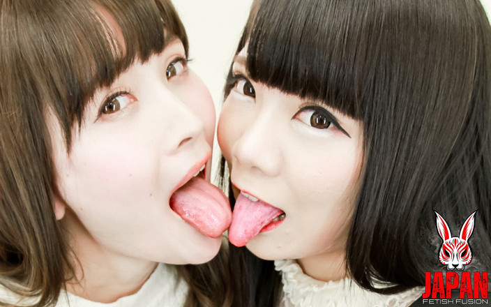 Japan Fetish Fusion: Bastidores: Introduções e beijos lésbicos virtual com línguas suaves beijos...