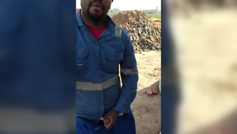 TheBlacKHunterr: 帰宅前に、作業員はそれを仕事に伝えます