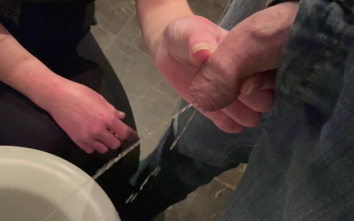 Aqua Pola: Je garde sa bite quand il fait pipi et se...