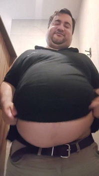 Tuk rostoucí prasečí břicho