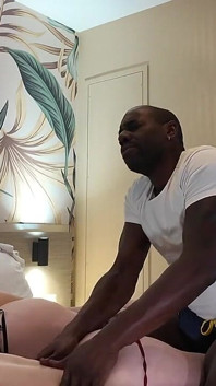 Baxton Alla hjärtans dag-massagepresent med Paola Dbn och Charly Miller