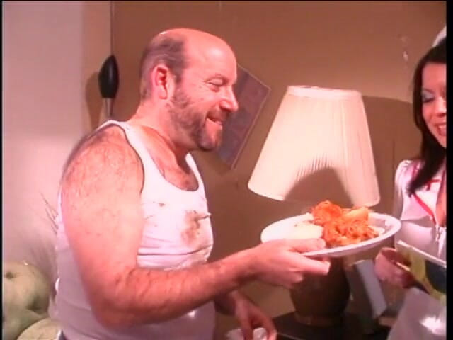 My MILF: Detrás de escena de filmar con la enfermera cachonda y...