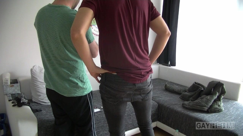 GAYheim: 19 Yaşındaki Sarışın Twink ile Oyuncu Seçme Seçmeleri